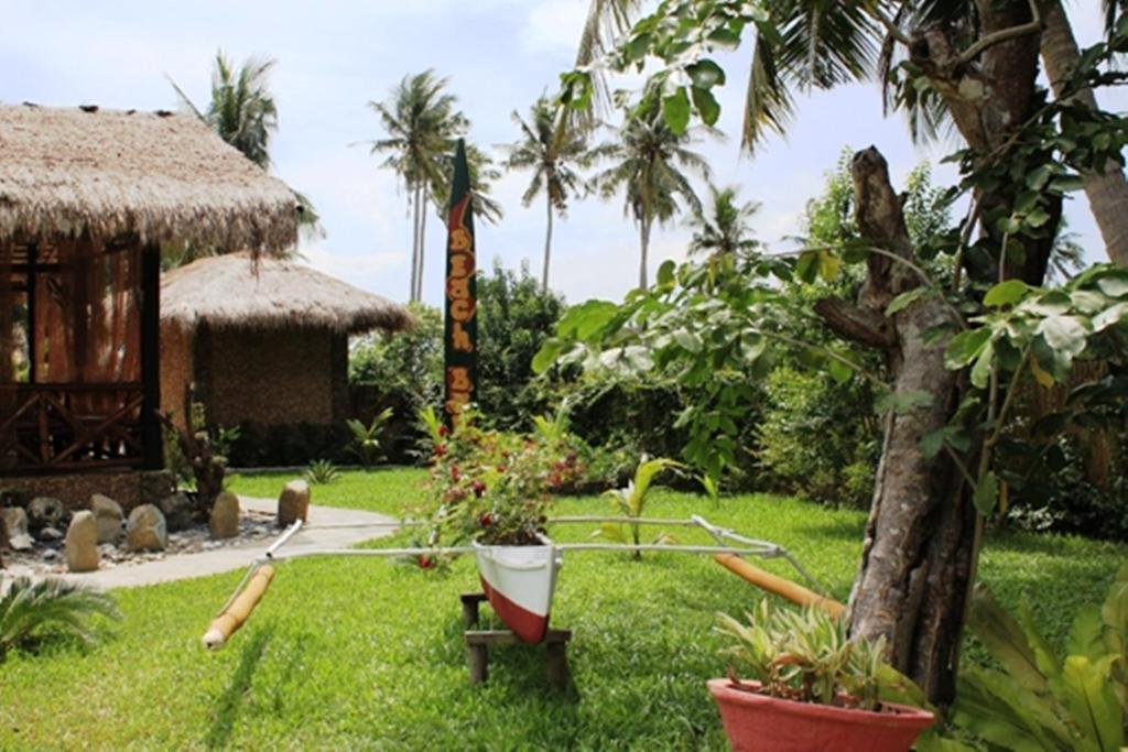 Cooper'S Beach Resort Lucbuan Екстериор снимка