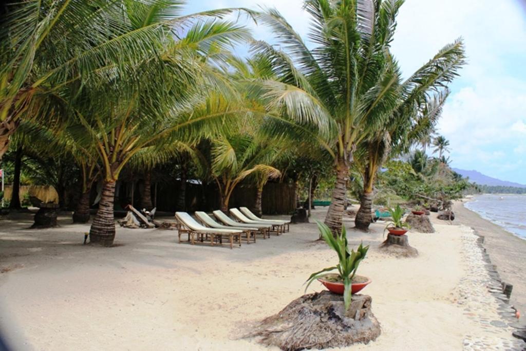 Cooper'S Beach Resort Lucbuan Екстериор снимка