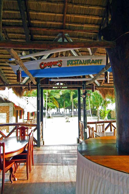 Cooper'S Beach Resort Lucbuan Екстериор снимка