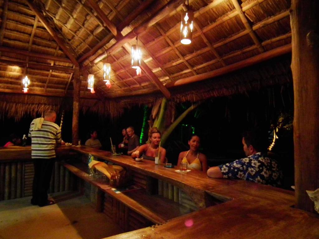 Cooper'S Beach Resort Lucbuan Екстериор снимка