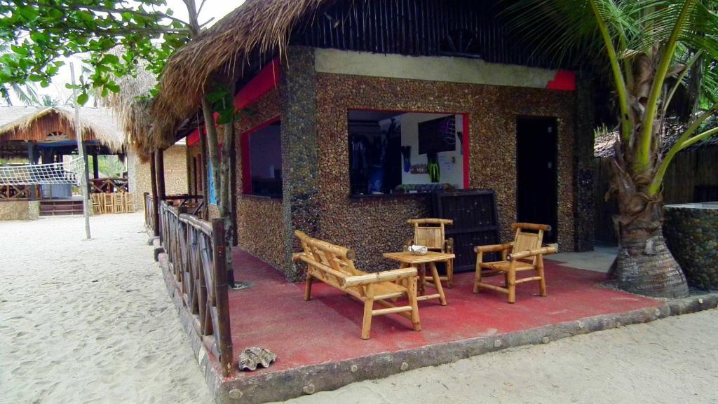 Cooper'S Beach Resort Lucbuan Екстериор снимка