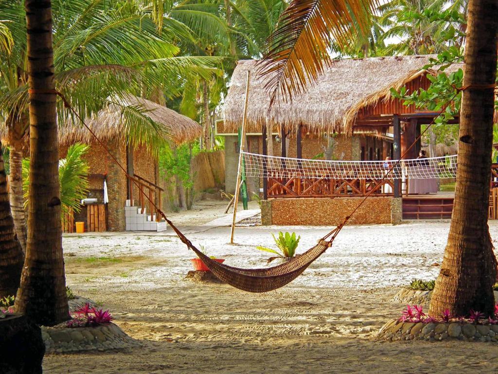 Cooper'S Beach Resort Lucbuan Екстериор снимка