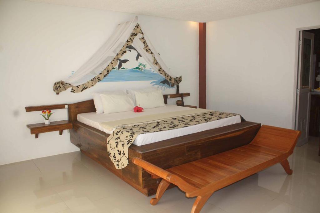 Cooper'S Beach Resort Lucbuan Екстериор снимка
