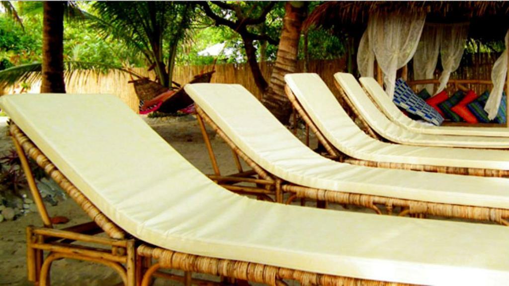 Cooper'S Beach Resort Lucbuan Екстериор снимка