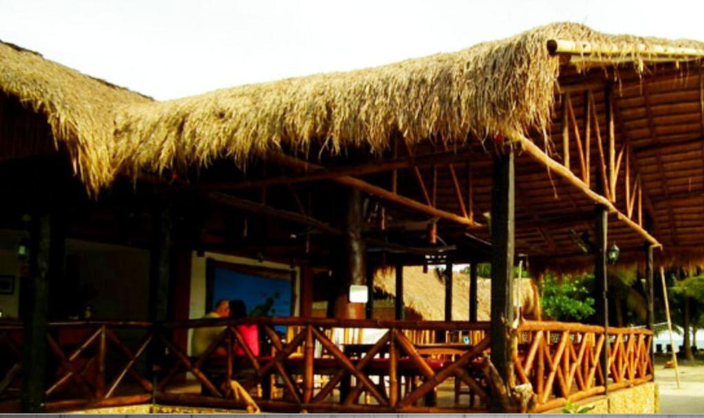 Cooper'S Beach Resort Lucbuan Екстериор снимка