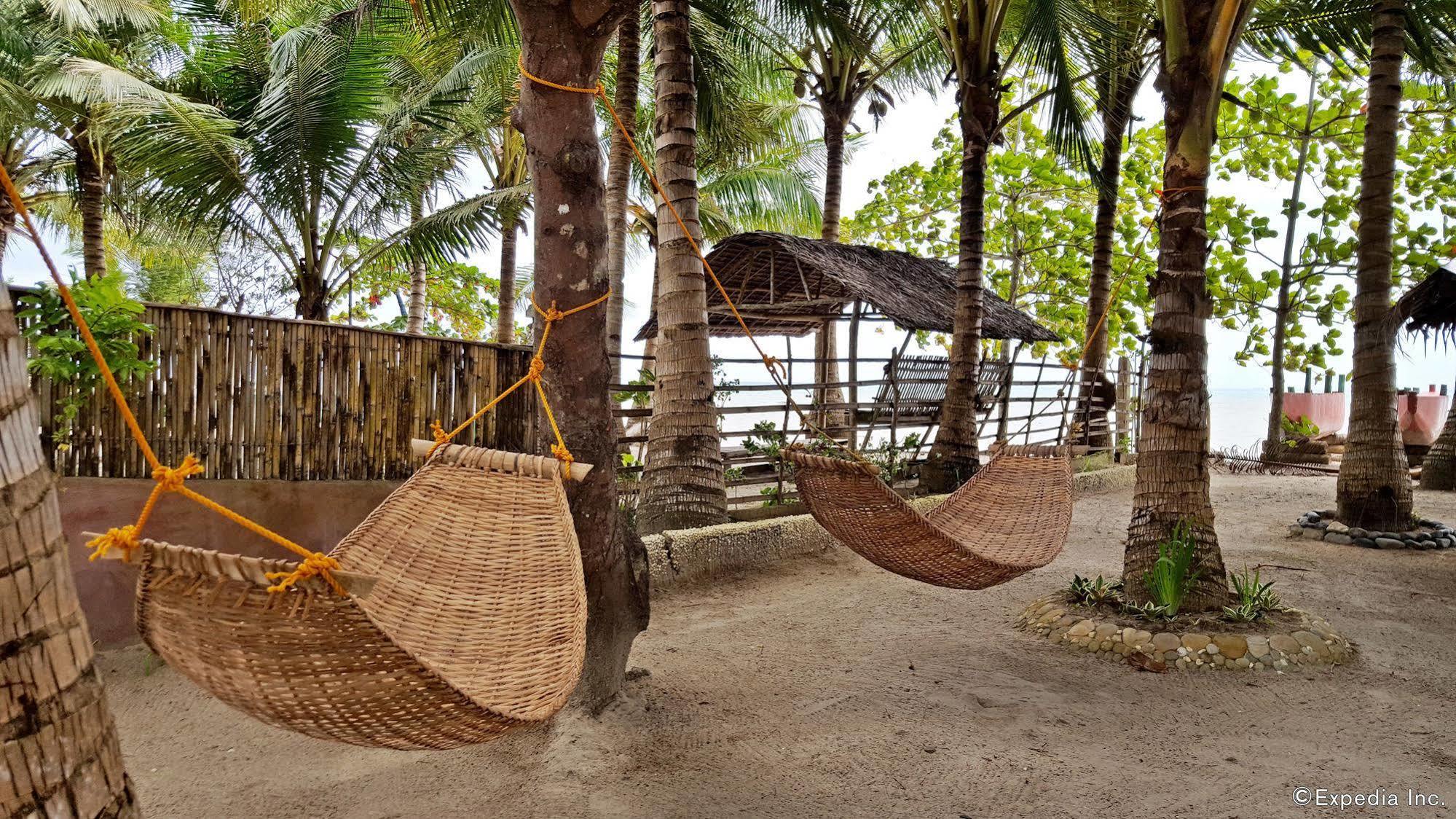 Cooper'S Beach Resort Lucbuan Екстериор снимка