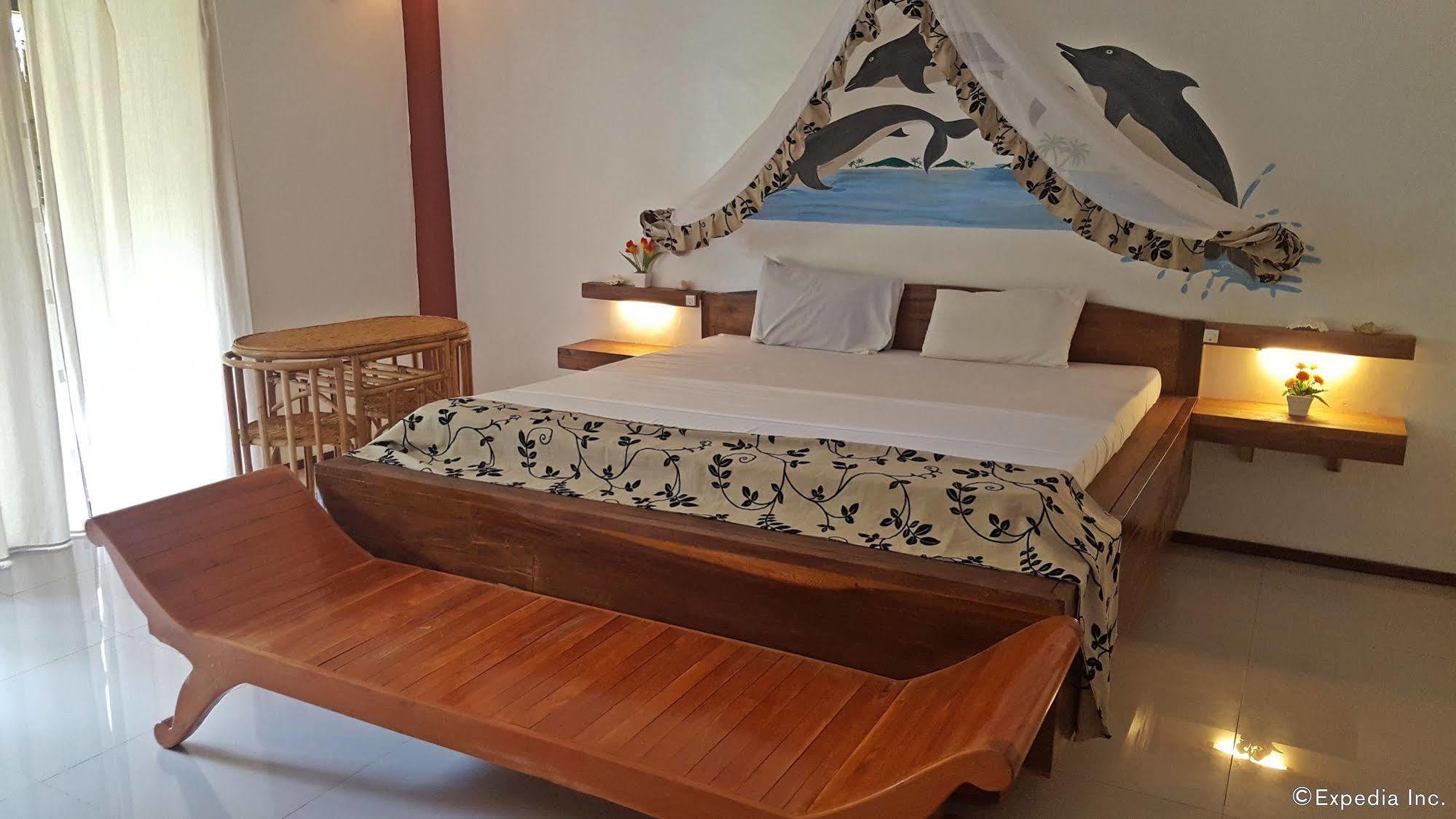 Cooper'S Beach Resort Lucbuan Екстериор снимка